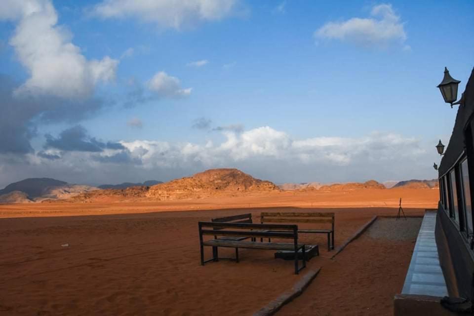 Desert Shine Camp วาดิรัม ภายนอก รูปภาพ