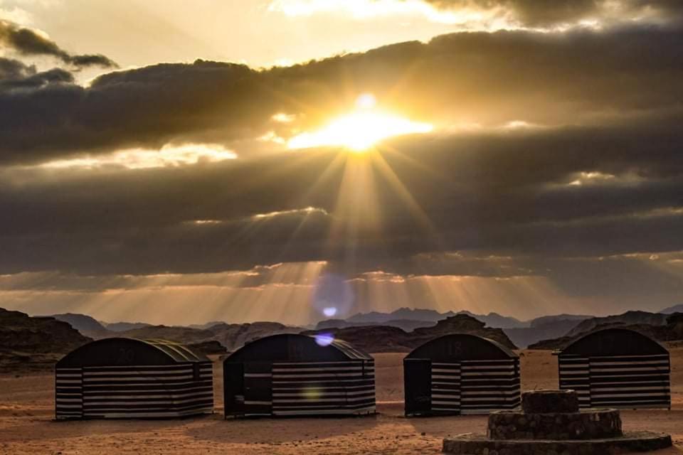 Desert Shine Camp วาดิรัม ภายนอก รูปภาพ